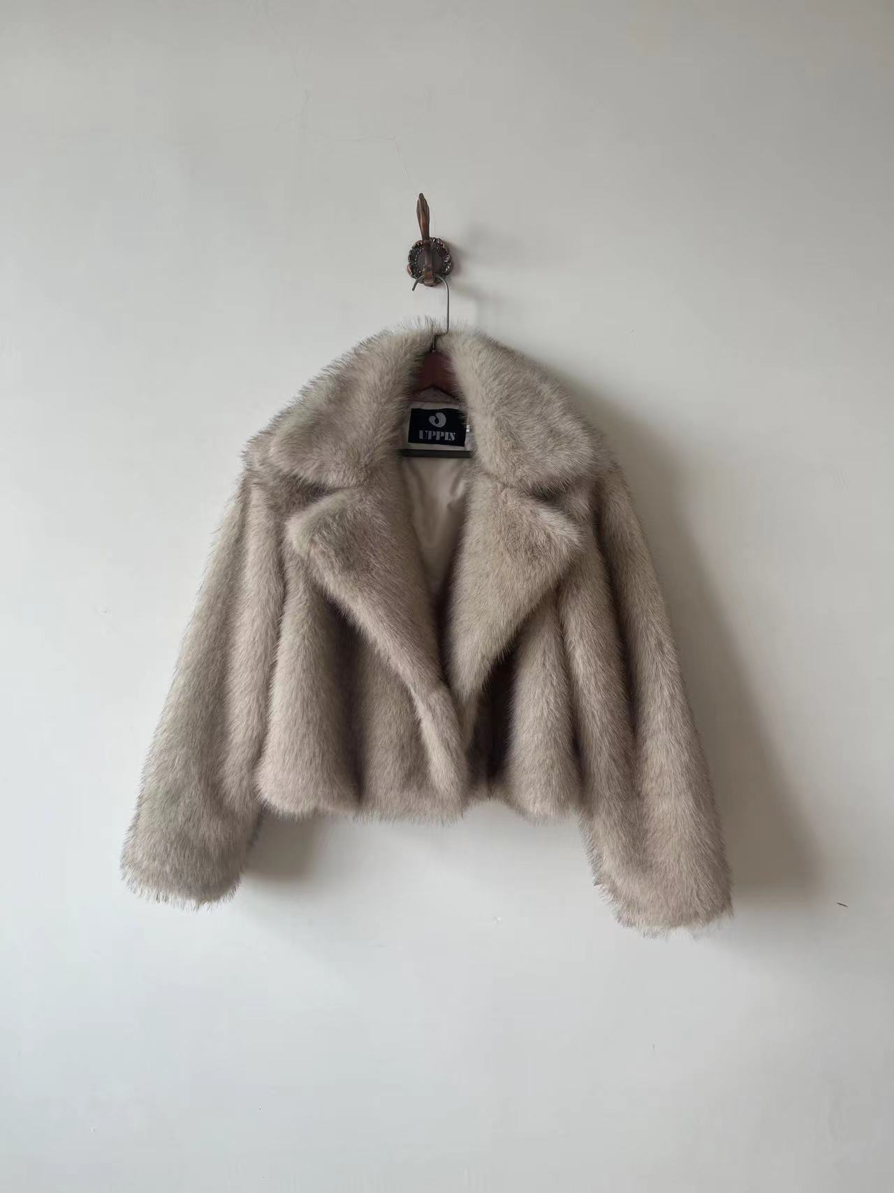Fashion Loose Lapels Fur Coat Women&