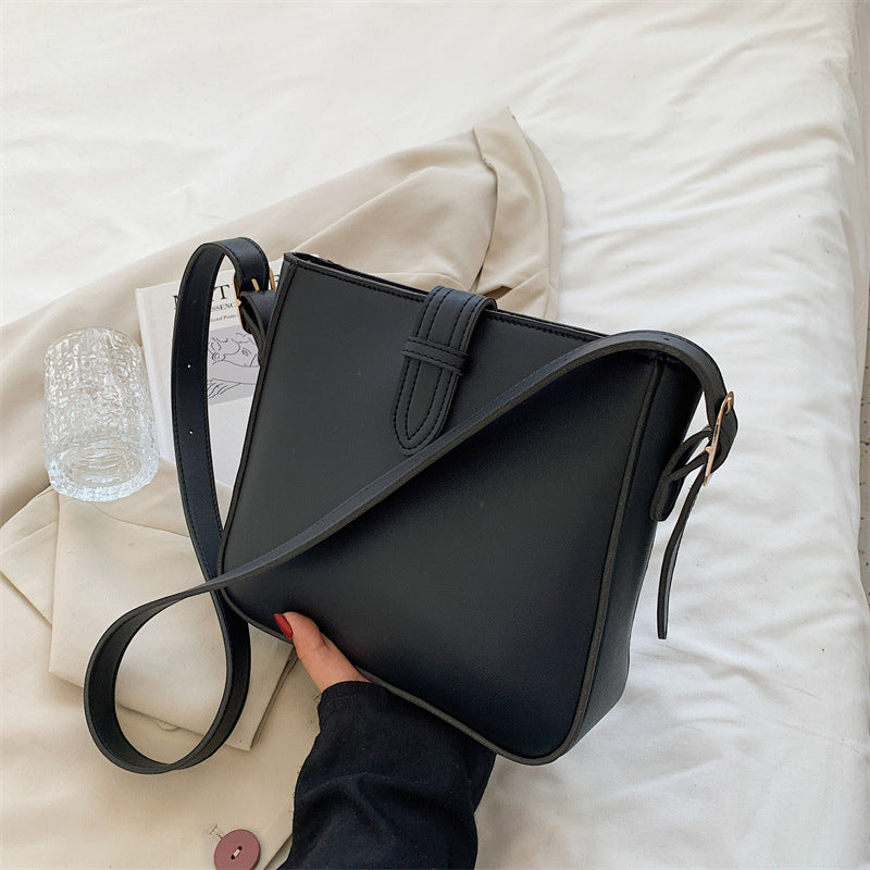 Fashion Large Capacity Shoulder Messenger Commuter Bucket Bag