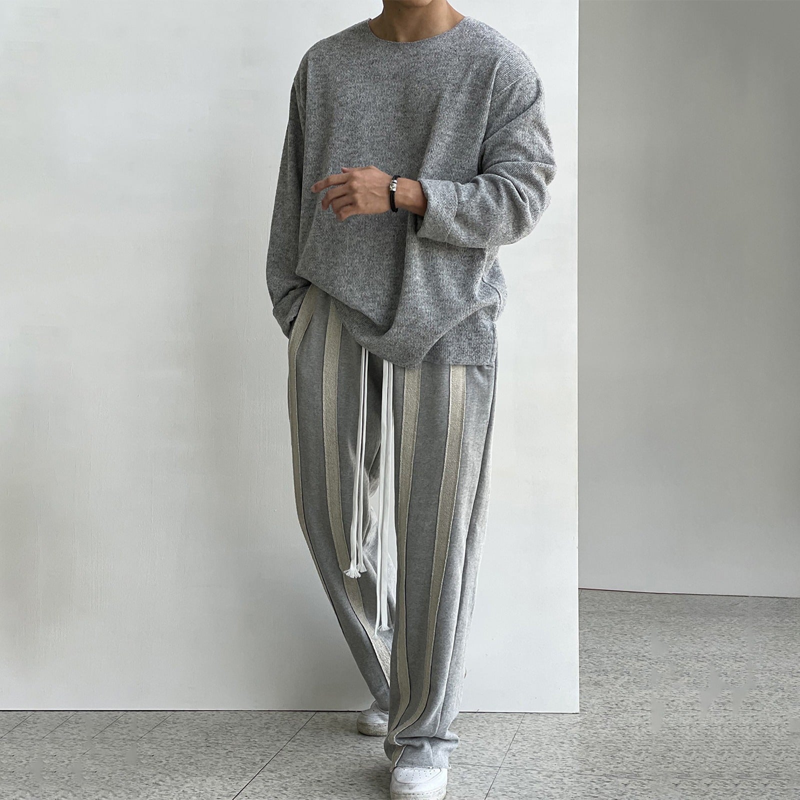 Round Neck Loose Casual White Sweater Long Sleeve Men&